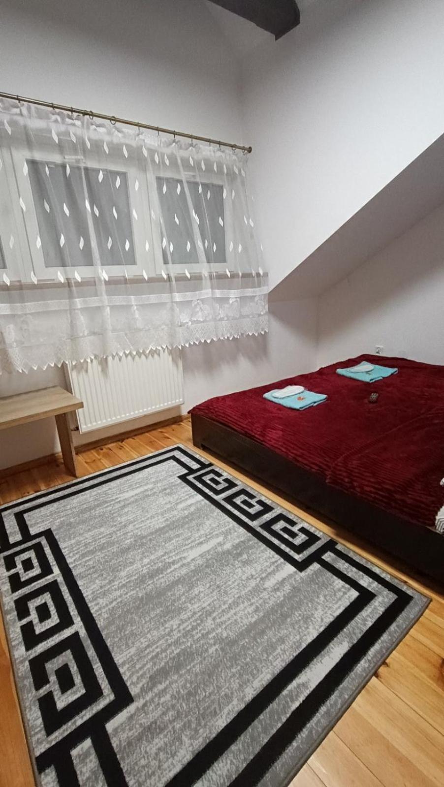 Saska Ochota Forest Guest House Варшава Екстер'єр фото