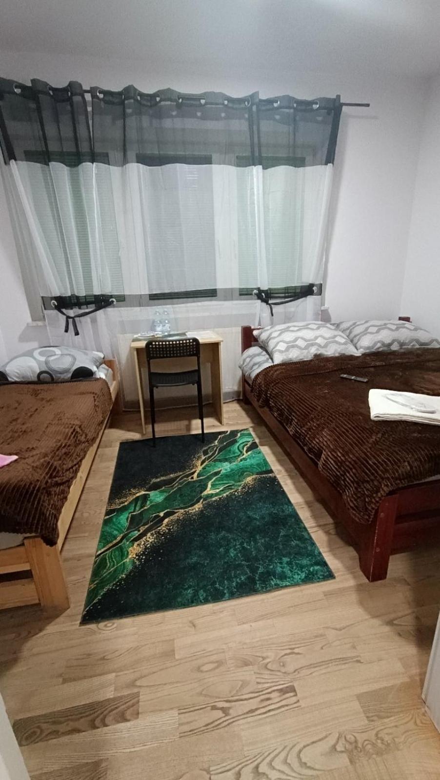Saska Ochota Forest Guest House Варшава Екстер'єр фото